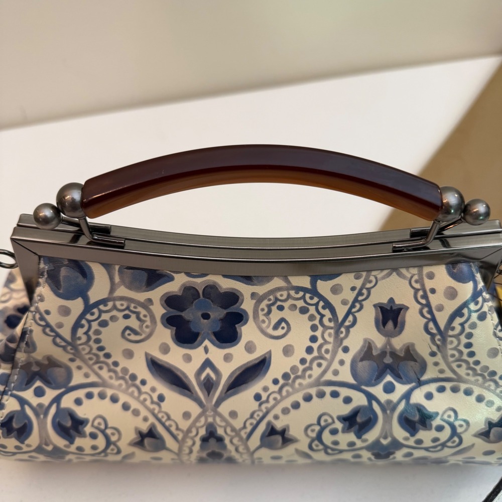 NEW Patricia Nash Italian Folklore Kelmscott Frame Bag White Blue Floral Clutch - Picture 9 of 10
